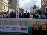 Vereadores prestigiam desfile temático de Bento Gonçalves