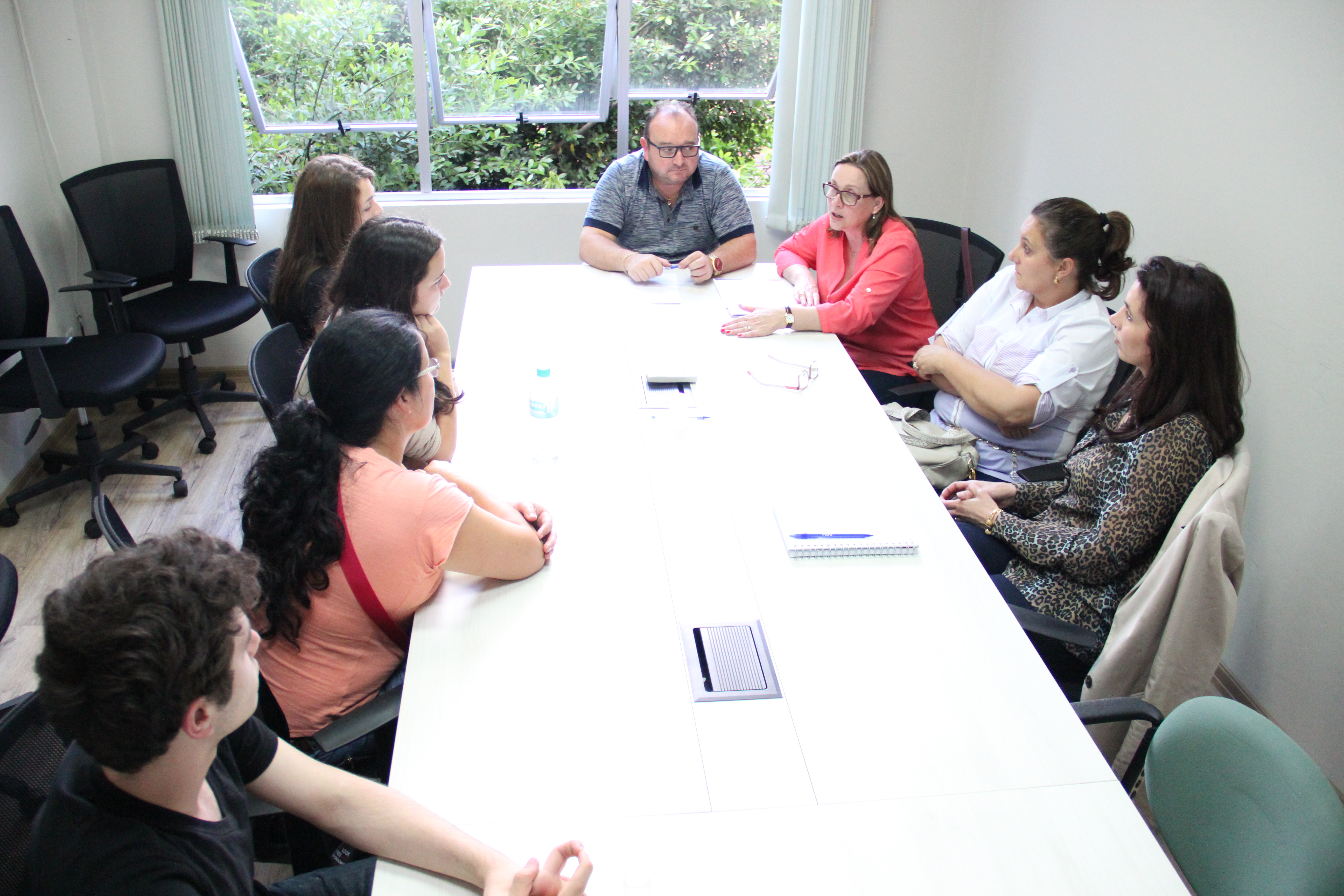 Presidência recebe pais e alunos da escola Alfredo Aveline